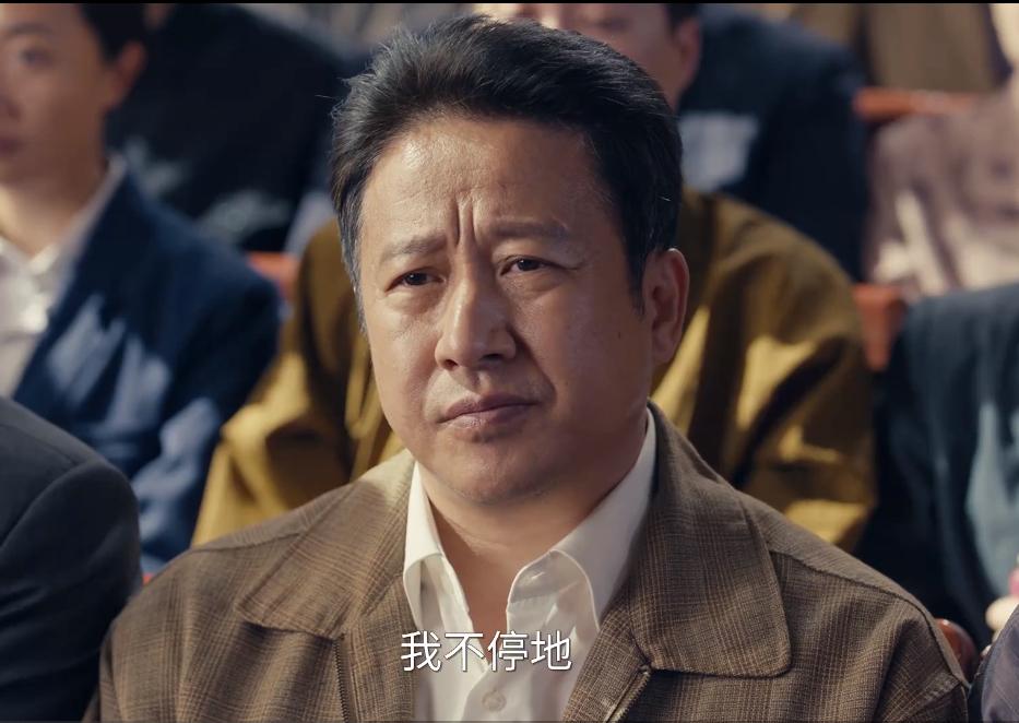 不得不承认，《小城大事》中，张国强饰演的县委书记赵东升真有眼光，赵丽颖饰演的女镇