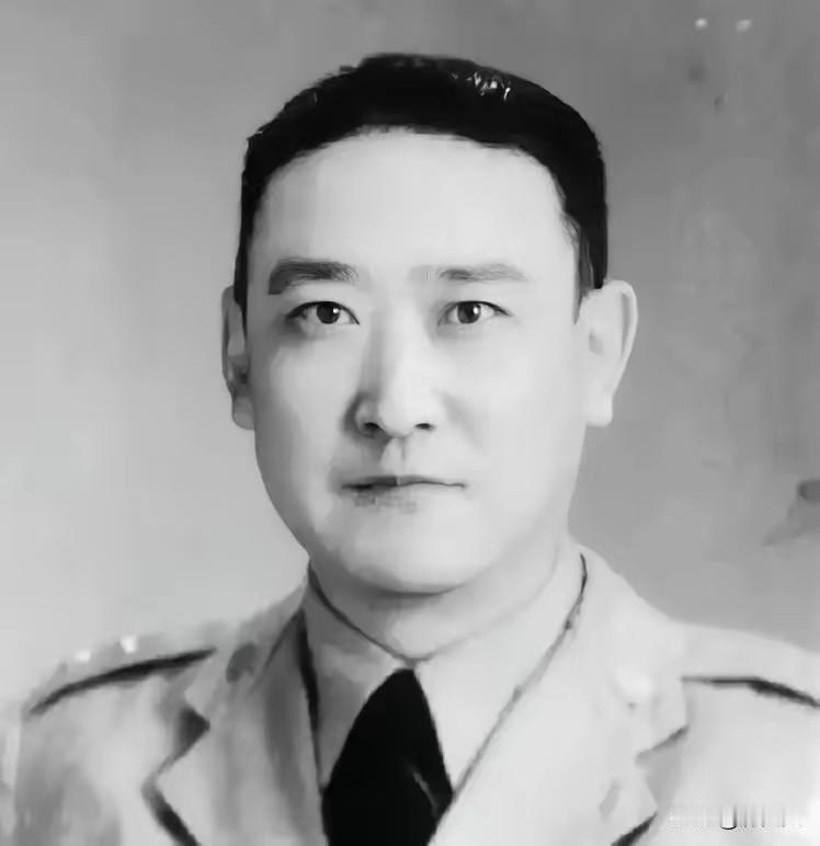 1949年亡命西北！他携8000两黄金连夜出逃境外：我欠红军的血债，早晚要还
 