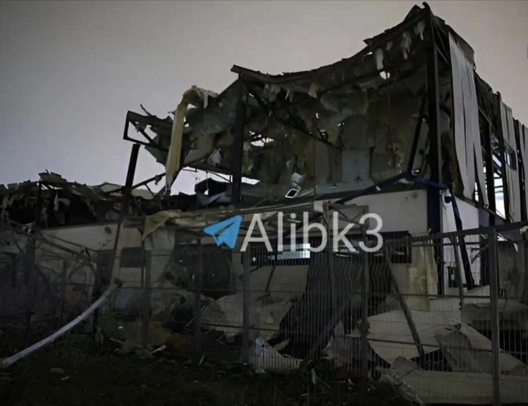 伊朗导弹摧毁了位于以色列中部佩塔提克瓦市的航空航天研究所Aero Sol的一处生