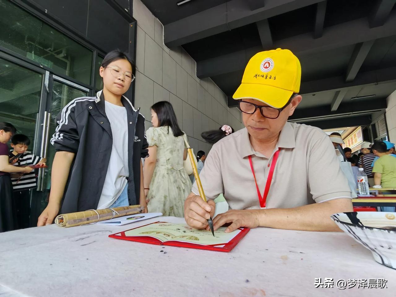 柳长忠《写字五养歌》
 
写字好，写字妙，学习写字真美妙。
能养心，能健脑，天天