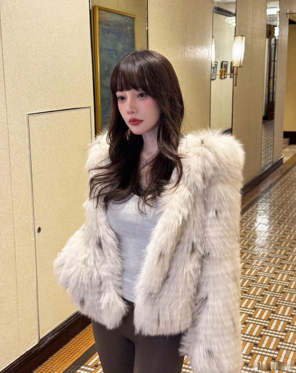 甜馨妈妈曾否认与赵涛恋情李小璐就李小璐，扯什么甜馨妈妈，以我对她的了解，这事大概