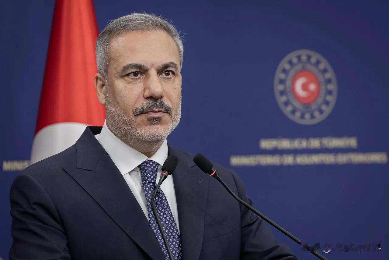 【土耳其外长：特朗普试图阻止俄罗斯与欧洲之间的战争】
安卡拉时间2026年1月2