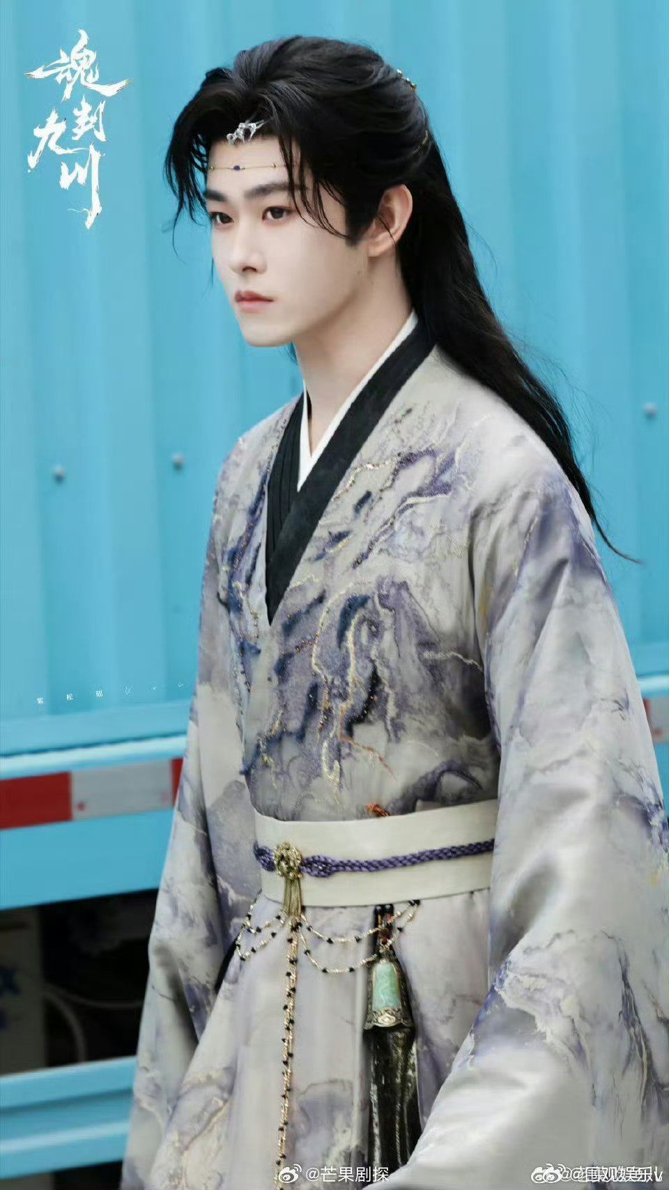 田嘉瑞魂判九川抹额定妆田嘉瑞新剧还是抹额造型田嘉瑞魂判九州定妆照流出，还是头戴抹