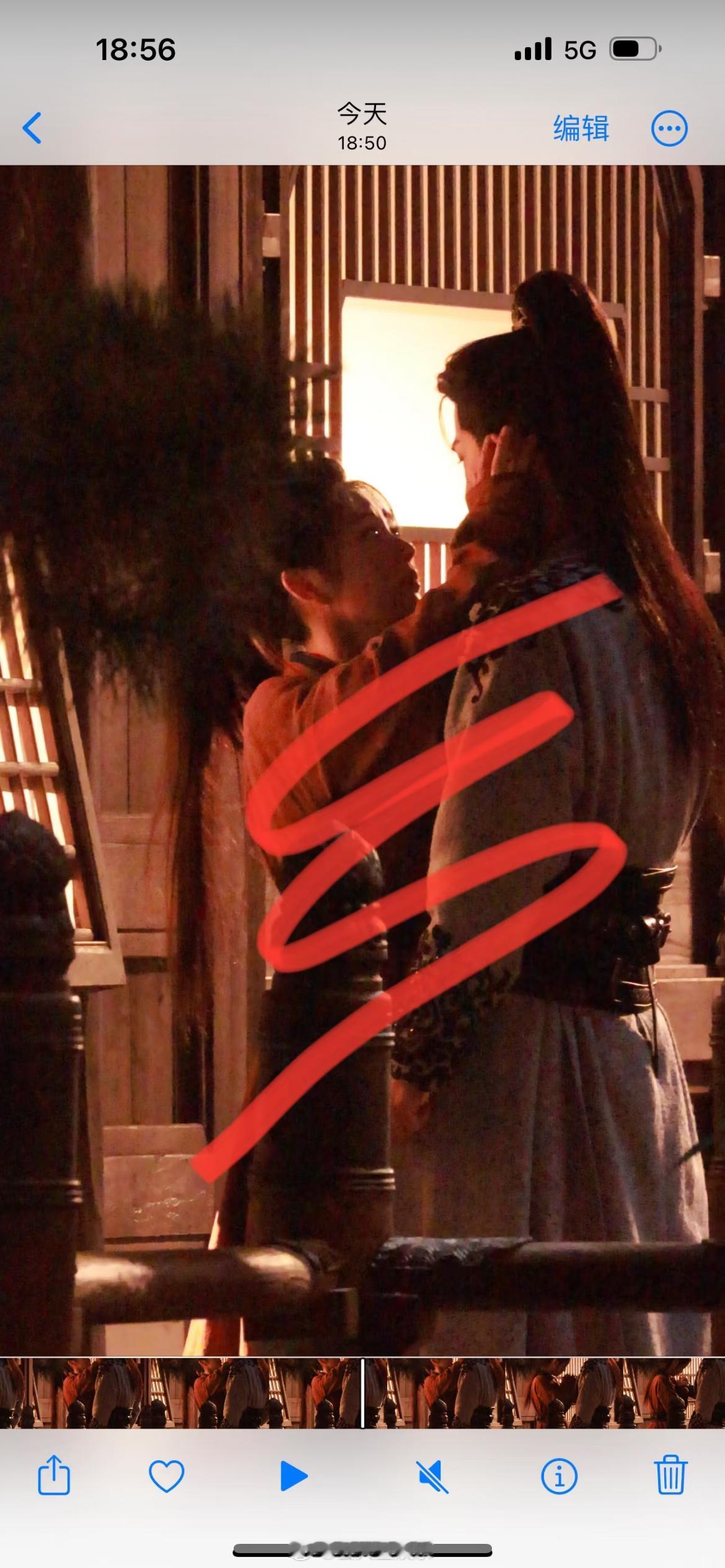 张凌赫田曦薇捧脸吻戏路透  爸爸妈妈这次我是真的出生了 