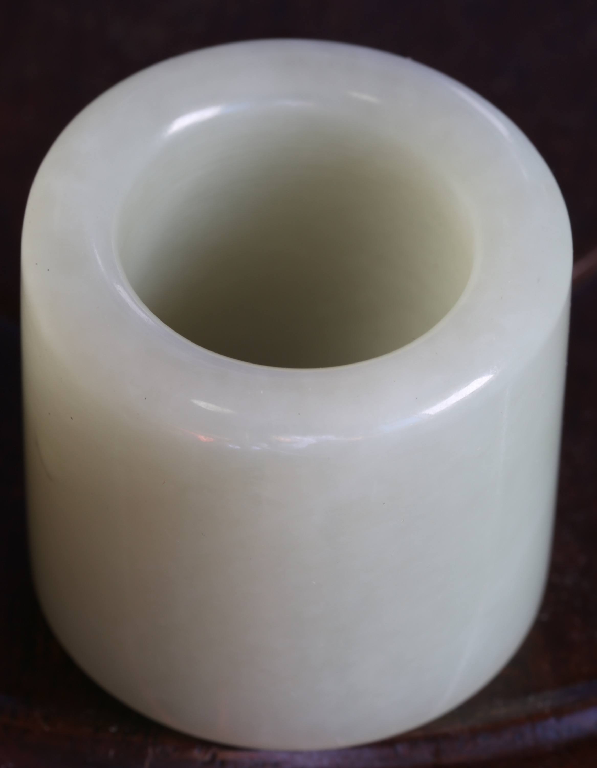 清 . 和田白玉扳指一件尺寸：重46.3克，外径33.6MM，内径21.5MM，