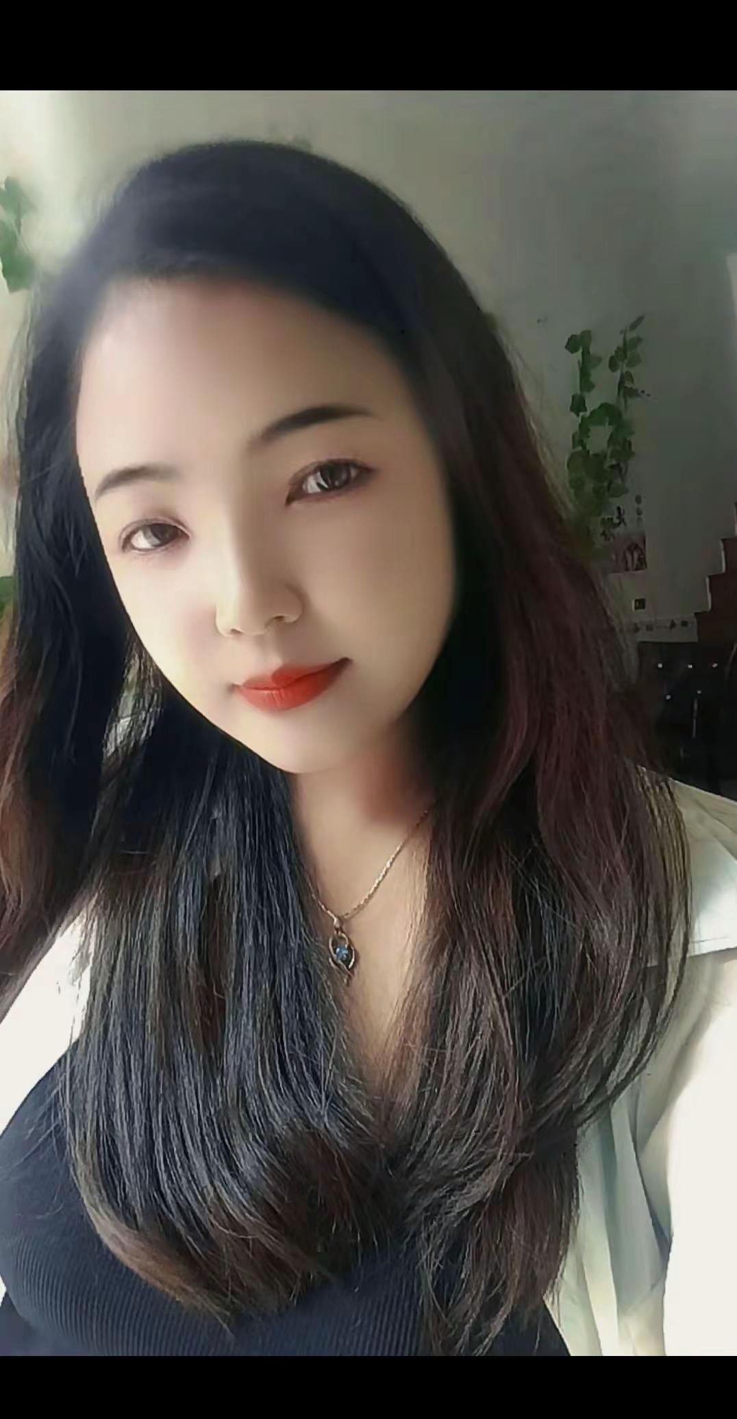 比起什么都能给我的人，我更喜欢什么都给我的人。能给是画饼，都给是真心。成年人不做