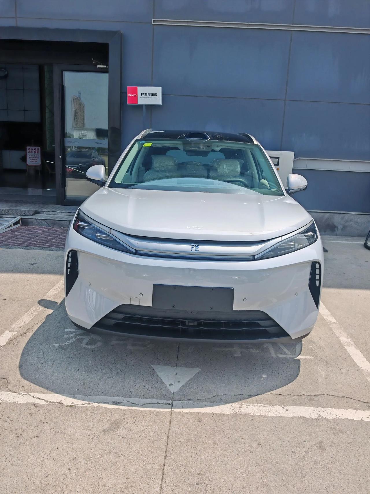 2022款430KM豪华型，新车指导价13.98万，现在二手7.5万左右能拿下。