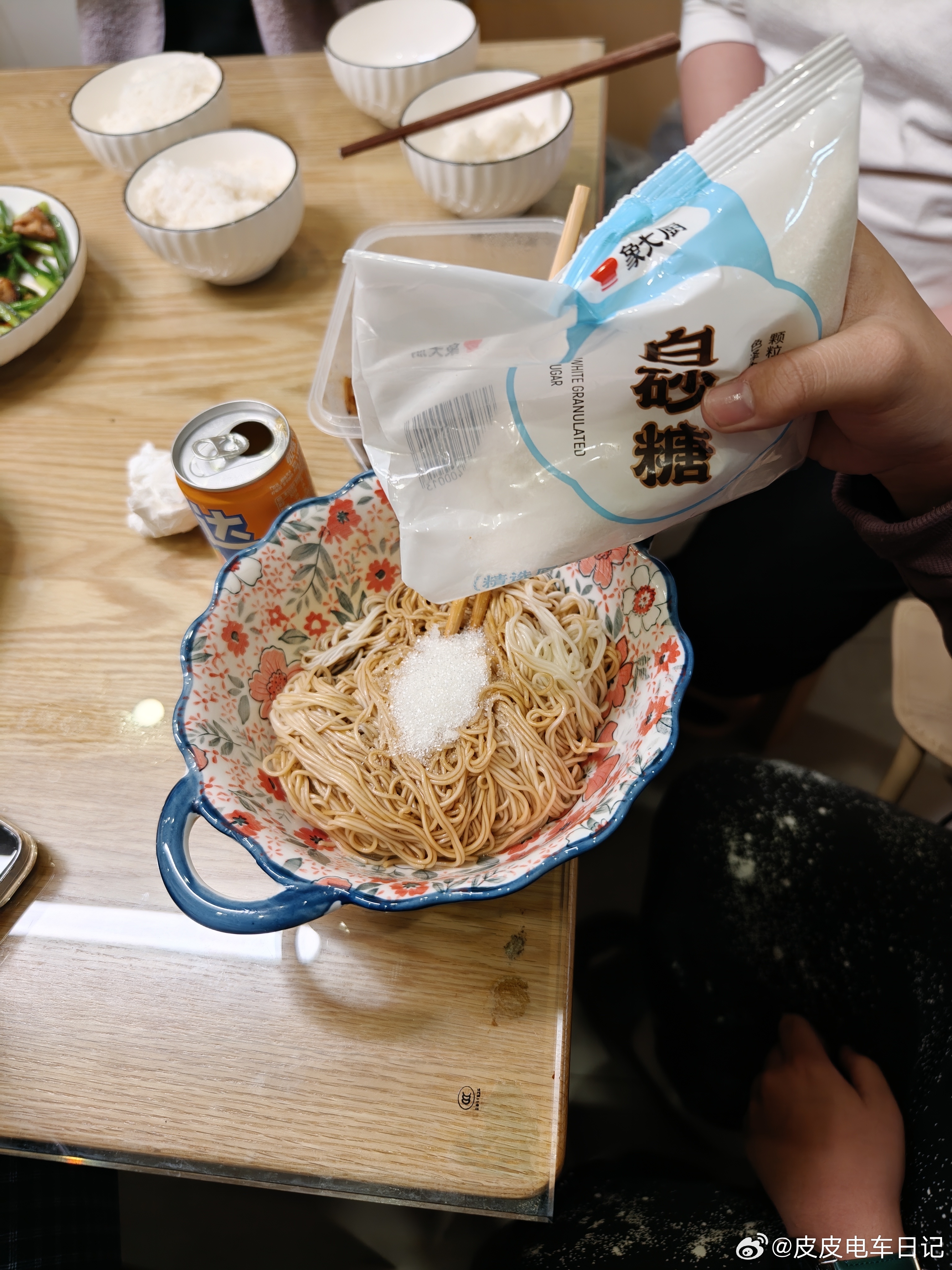 以前没来苏州之前，就听说过无锡人嗜甜如命，我还半信半疑的～没想到身边的无锡同事，