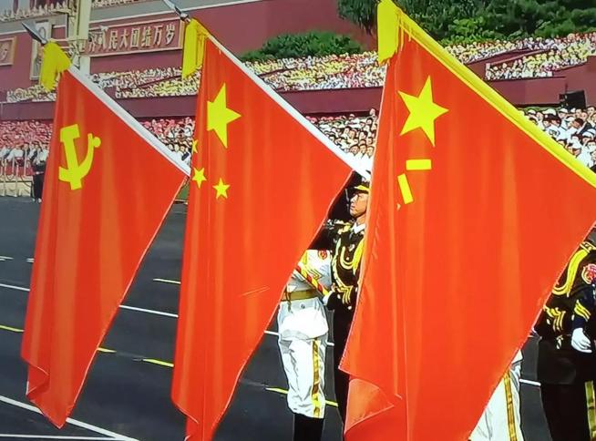 有人说大国小国都有点看不起中国，就是中国现在有不少人患上了和平病，一谈要打仗，就