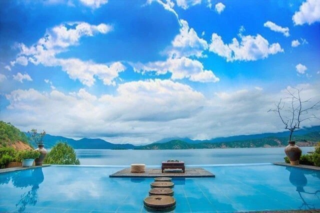 泸沽湖·那天·那水·那云 一切都在拨弄人的心弦。 