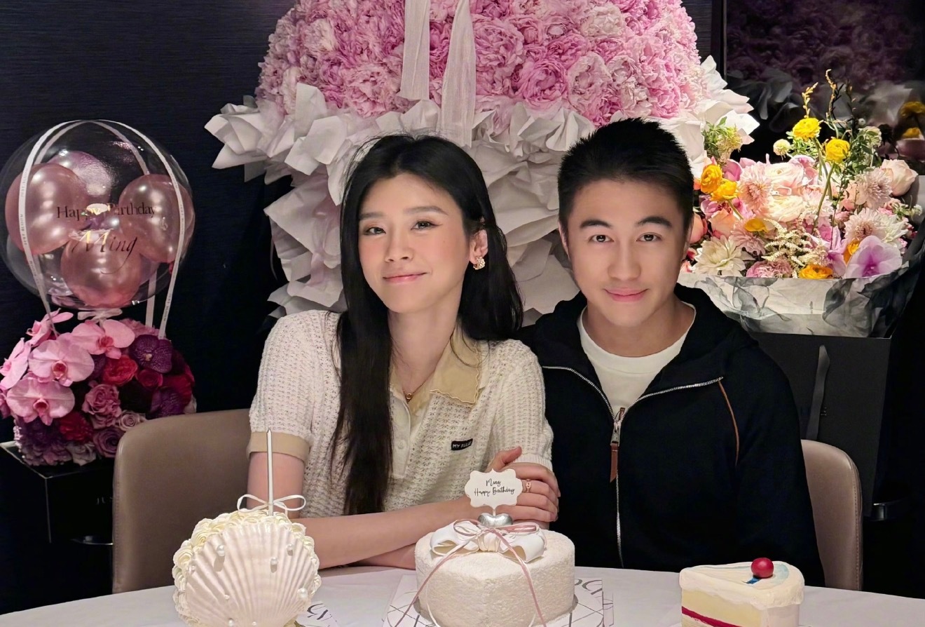 奚梦瑶何猷君6月1日举行婚礼官宣6月1日举行婚礼，两人一路走来相互陪伴，生活温馨
