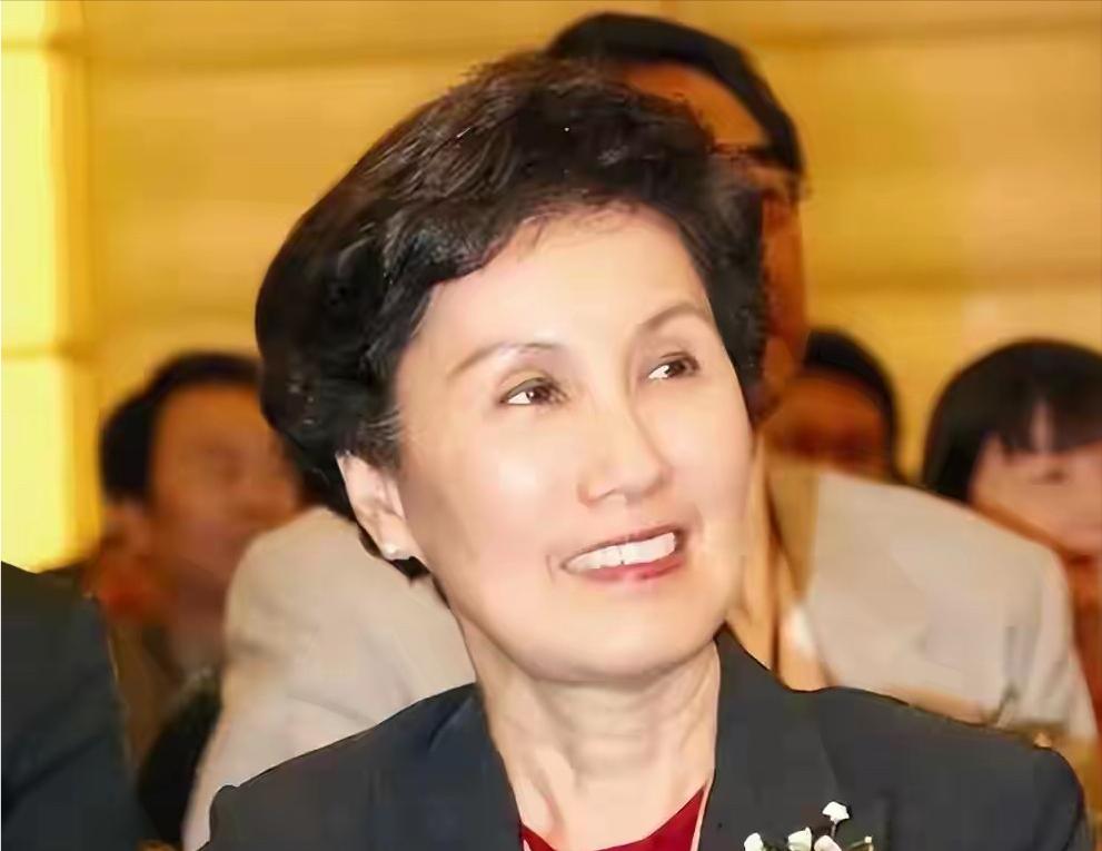 马英九的三姐马冰如，在北京一住就是26年，没司机、没保镖、没豪宅，出门靠公交，买
