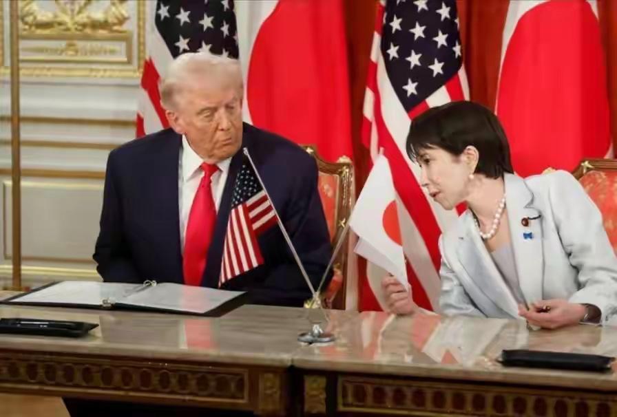 特朗普刚与高市早苗吵完嘴便宣布再访华，日本押注中美对抗彻底惨败

6月19日，特