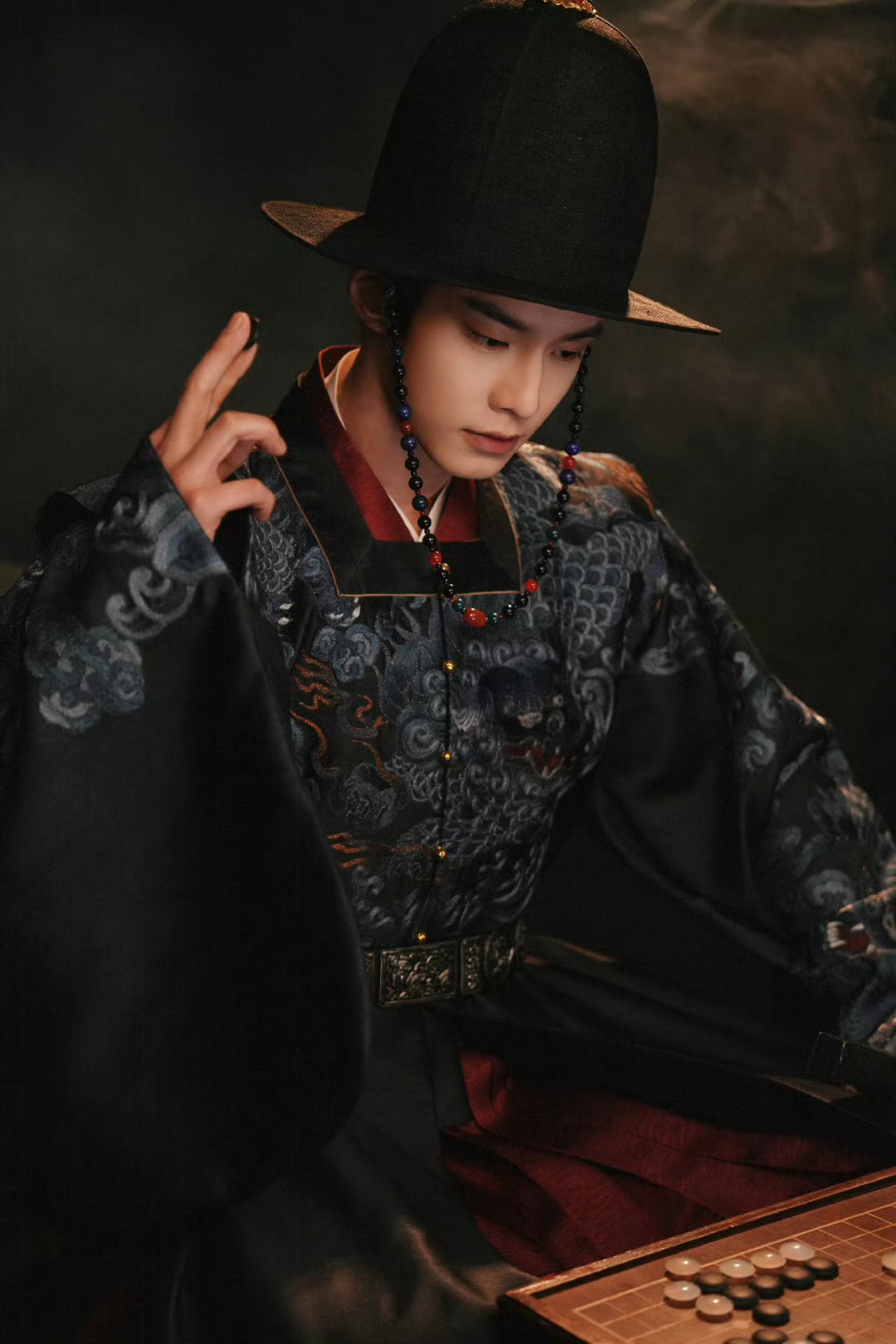 窈窈有期官宣何与包上恩局王双强海报何与这身是明制嘛？好帅哦我嘞个豆纵横棋局帅得很