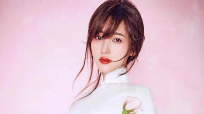 你知道吗？4月19日金莎晒出的结婚五金，藏着最戳人的浪漫！视频里她身着中式婚服，