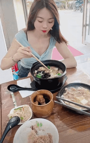 分享每日正能量有好吃的总是先想到对方，太暖心了[比心]