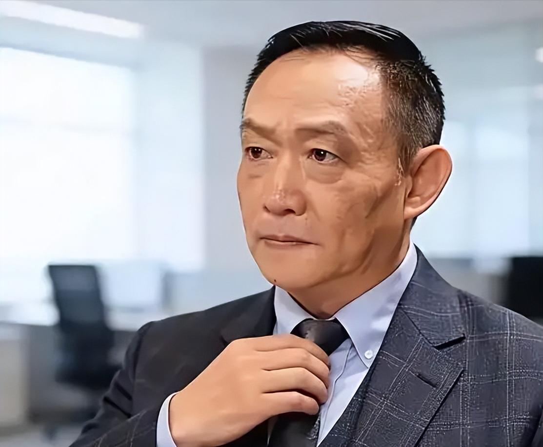 知名学者卢麒元曾抛出的一个拷问，让不少圈内人直接破了防。咱们养着上百万的社科研究