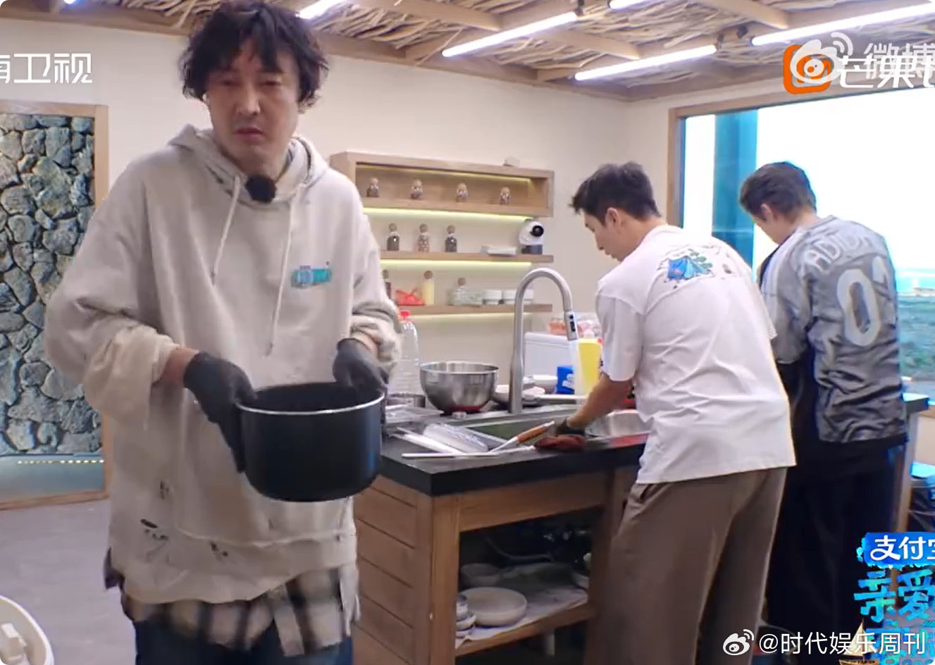 桃花坞三傻把日子过好比啥都重要菜单秒敲定、干活超默契，桃花坞三傻这配合谁看了不说