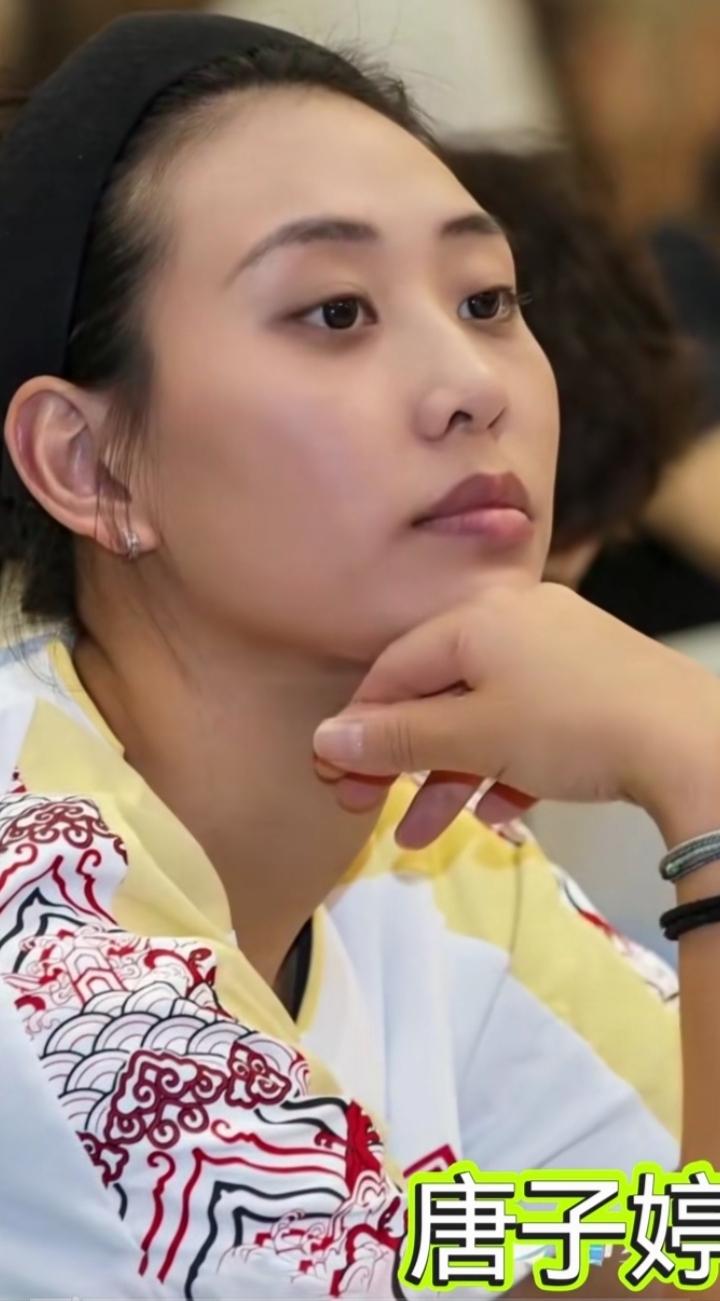 唐子婷大美女！身高1米88，球场上又美又飒，她性格开朗活泼、豪爽直率，不扭捏、不