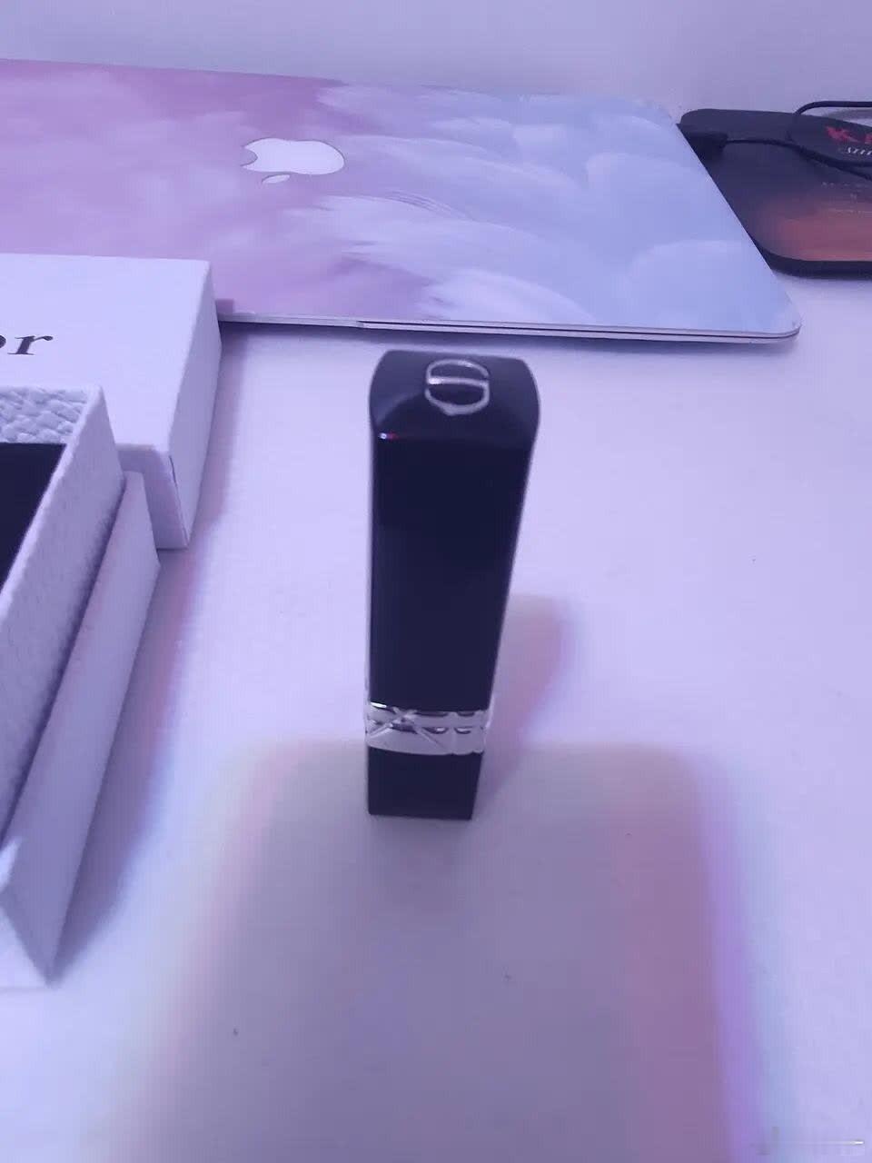 迪奥大秀：哈们的暖心名场面  谁懂啊家人们！刚追完迪奥大秀直播，满脑子都是“时尚