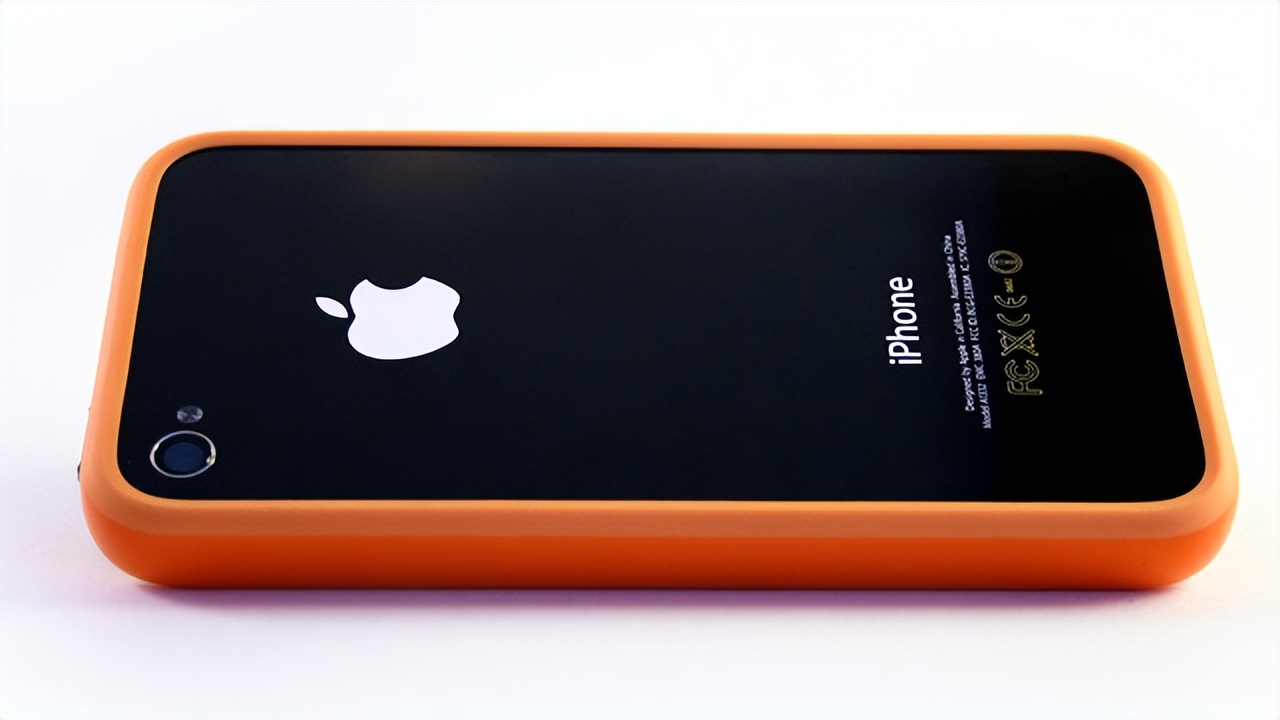 15年后，我们终于完整还原了iPhone 4「天线门」始末