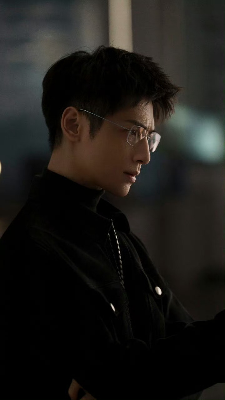 罗云熙演的齐思哲简直就是体制内天菜！罗云熙这演技简直就是可圈可点呀 