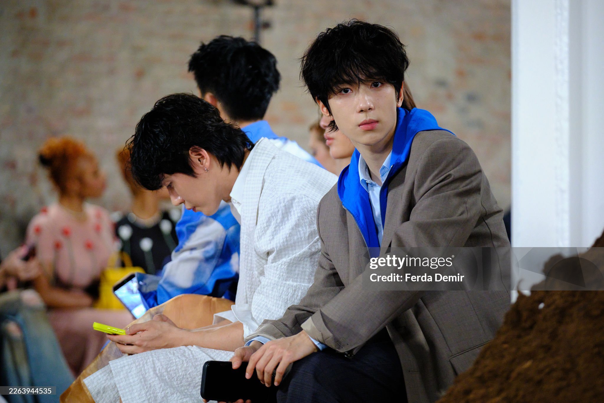 余承恩男大爆改男模余承恩：不装了，摊牌了，我是米兰超模这气场谁看了不喊一句绝，果