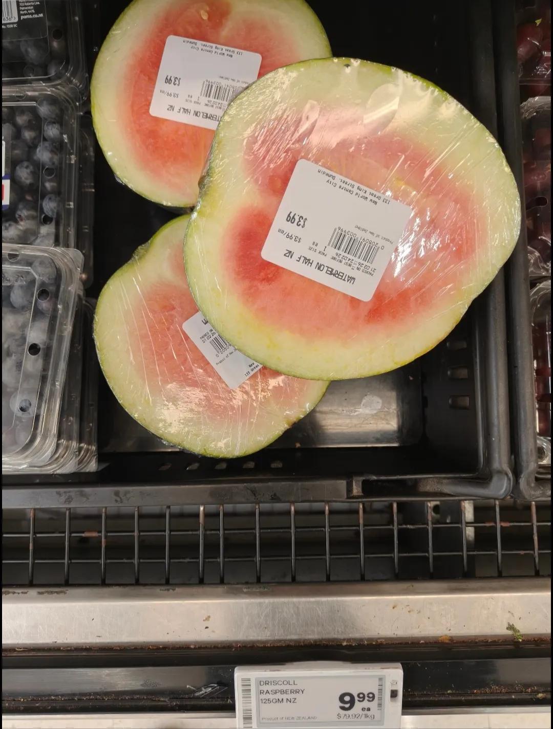 新西兰的西瓜🍉，这瓜皮真厚啊！