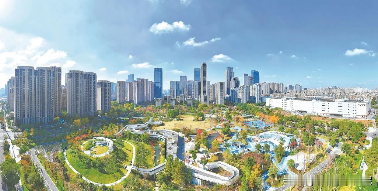 15万亿城市更新，楼市迎来“第二春”？内行人：看懂这3点再出手
15万亿砸向城市