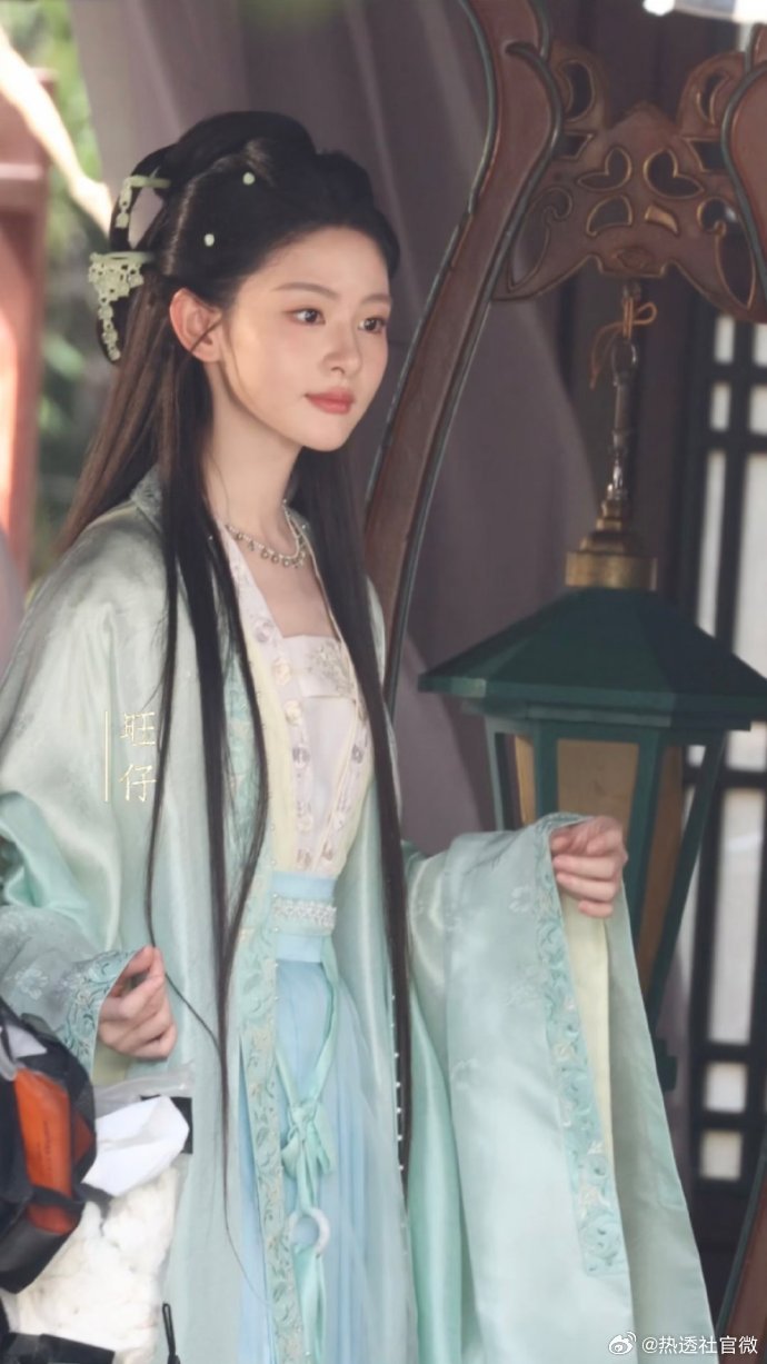 赵晴瘦了很多赵晴瘦了很多，古装真的是她统治区，完全清水芙蓉赵晴古装瘦了好多