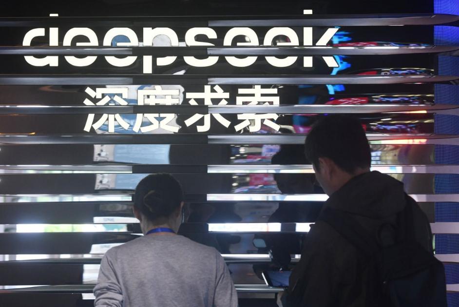 中美欧三足鼎立？AI全球竞赛三大变局震撼来袭
 
全球AI争霸赛已进入深水区，不