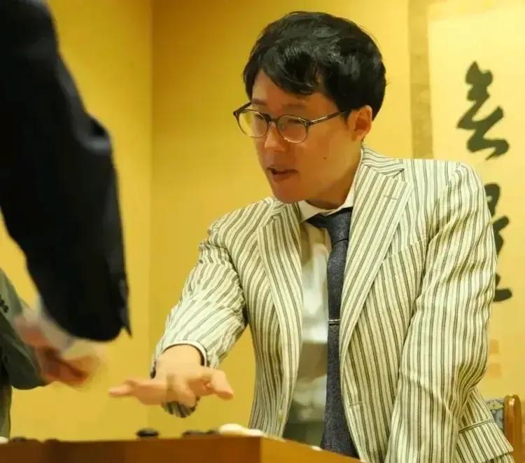关注日本棋战：
女子立葵杯锤妹卫冕冠军
碁圣战挑战井山先拔头筹



日本会津中