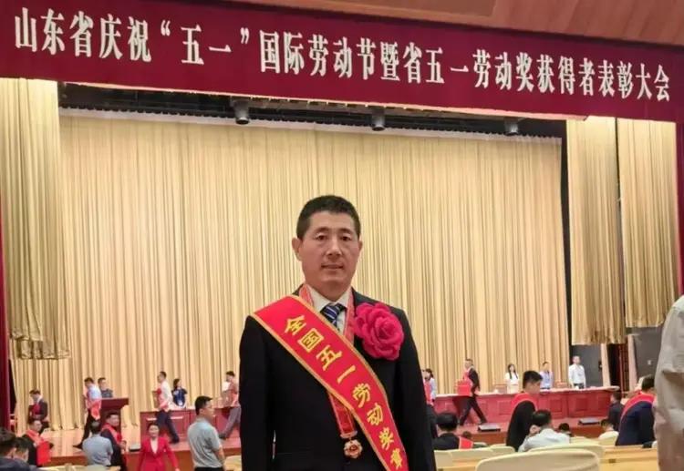 三十年淬炼匠心！化工工匠鲁新州，以技术革新实现点石成金
 
鲁新州，烟台恒邦化工