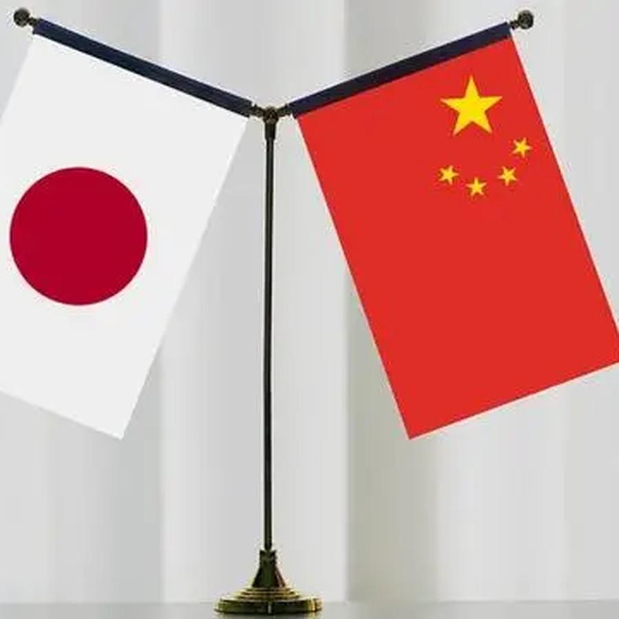 针对日方军国主义再起的野心，中国是有认真准备的！

西北荒漠里出现几件仿真靶标，
