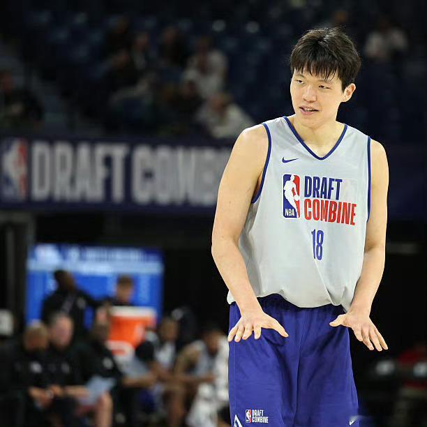 ESPN发布选秀夜前一天最新模拟：杨瀚森预测第36顺位被篮网队选中 ​​​