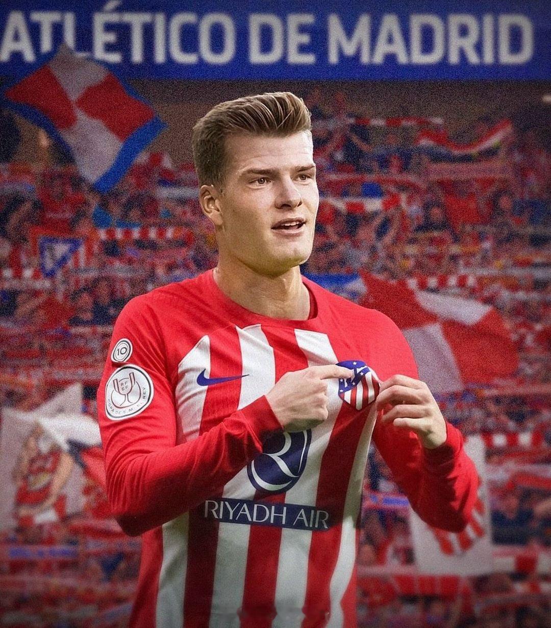 索尔洛特已经抵达马德里，他将体检并签订合同。转会费3000万欧➕500万。 #马