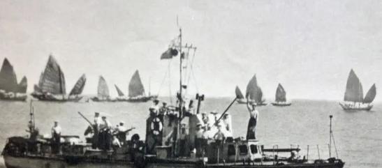 “中国海军不过是一堆废铜烂铁，只要他们敢开火，就叫他们尝尝大英皇家海军的炮火！”