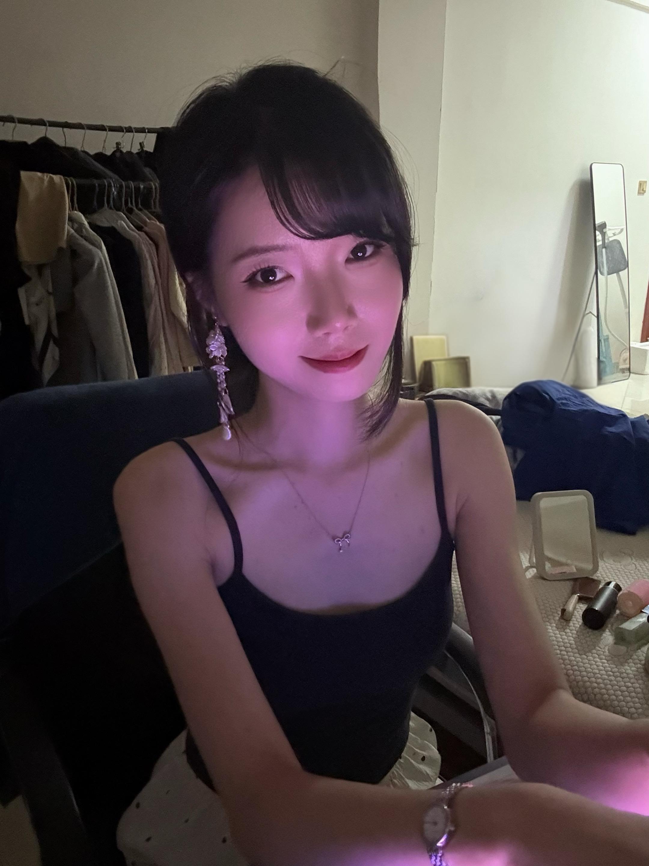 你存在我深深的脑海里。