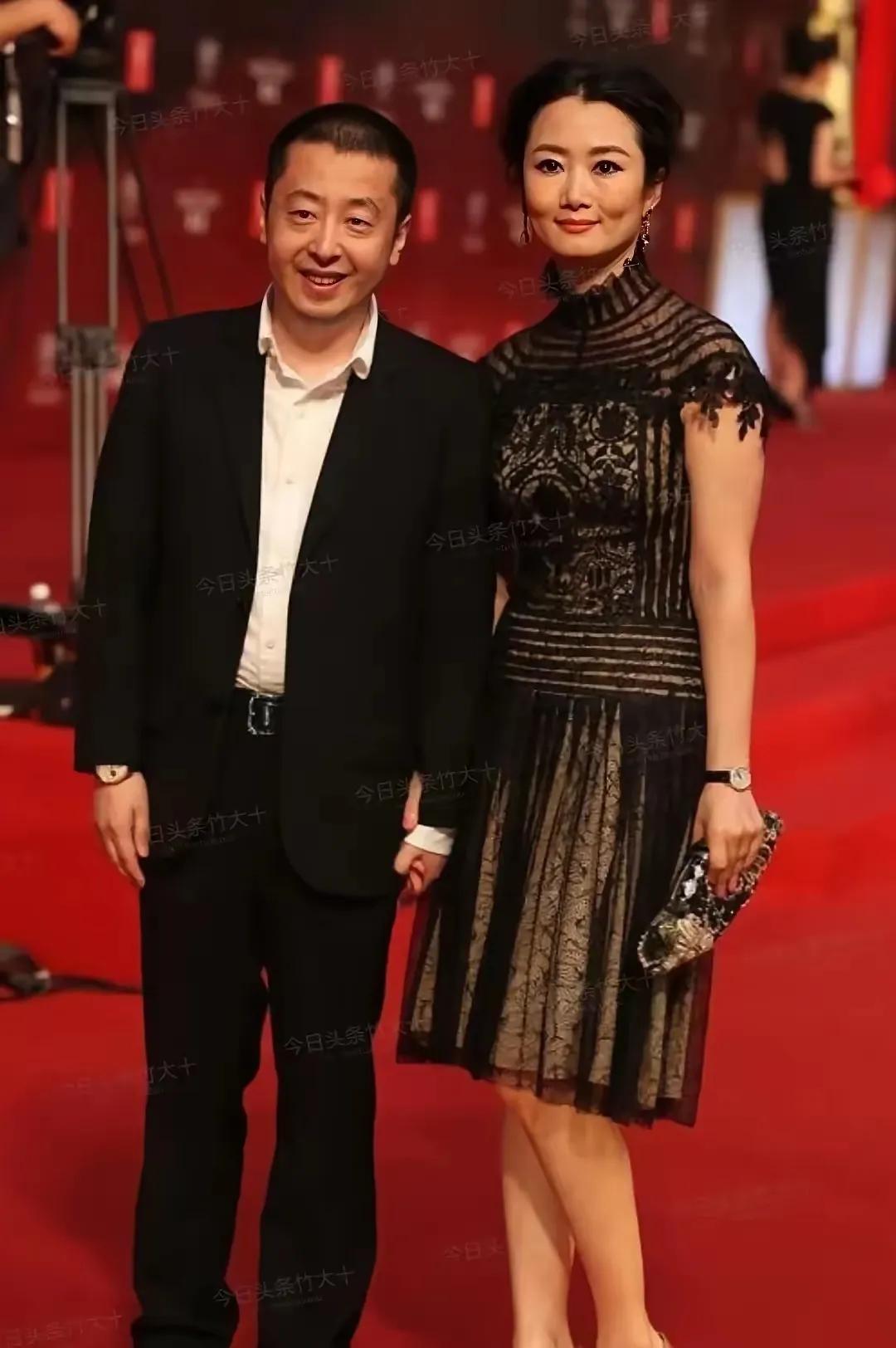 名人夫妻（39）
导演贾樟柯和妻子赵涛。
