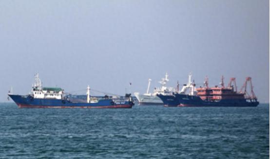 伊朗把霍尔木兹海峡变成了一道政治收费站，想过？先把美以大使赶出国门再说。
这个条