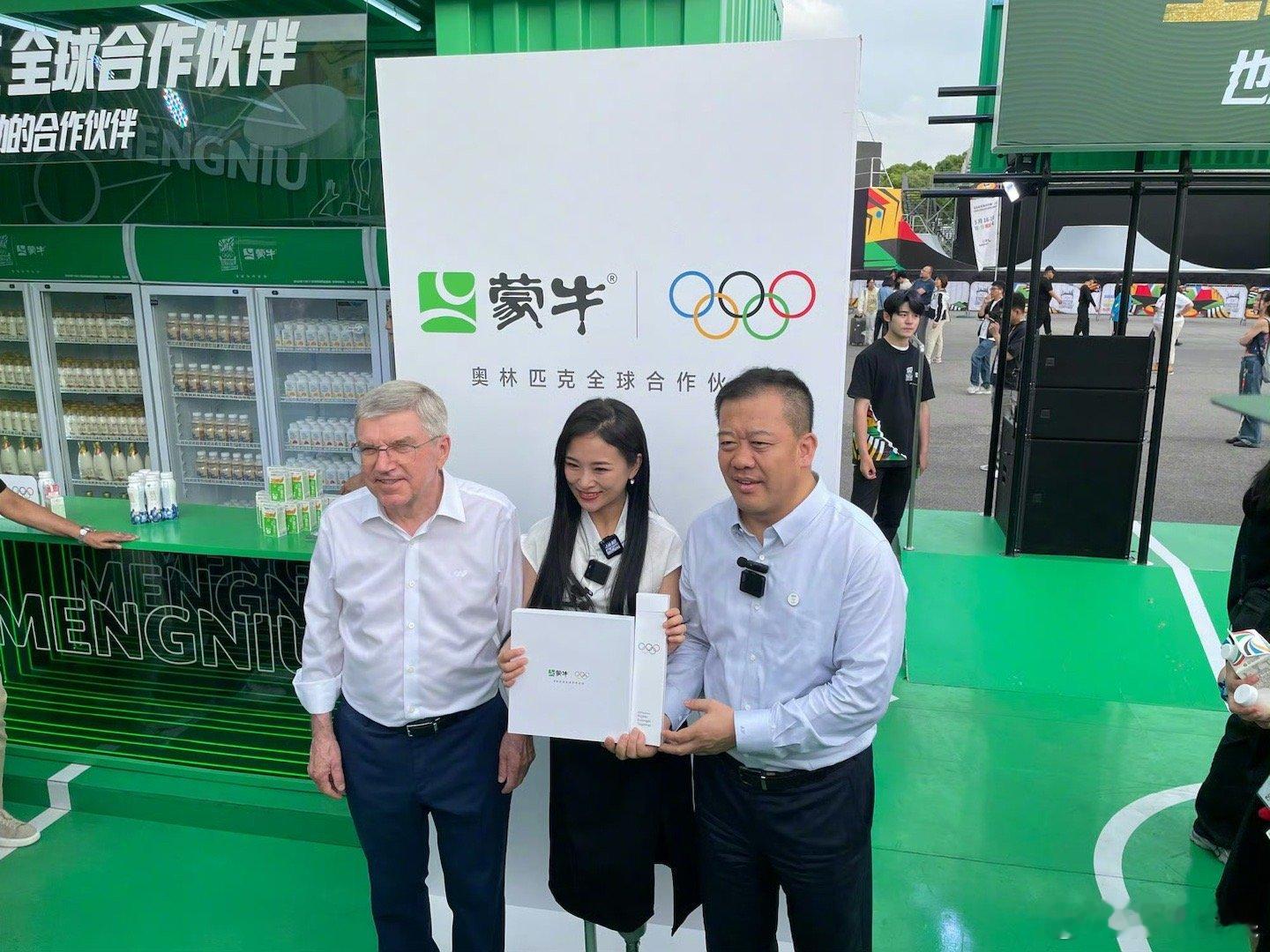 #巴赫欢迎废墟上重生女孩来巴黎#廖智，一个在汶川地震中失去双腿的舞蹈老师，用她的