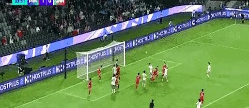 真正的变化，不是赢了朝鲜，是不再怕朝鲜。
第32分钟先丢球，2分钟后就扳平。