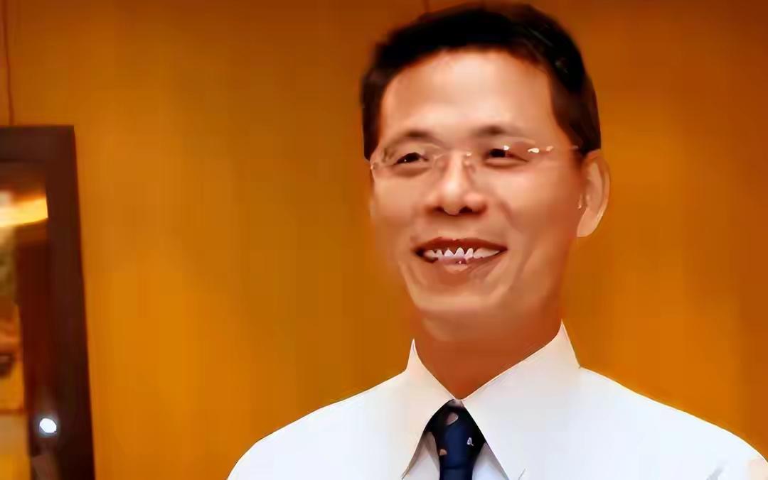 美国急着通缉的中国芯片大佬，到底动了谁的蛋糕？
 
2020年，一份来自美国的全