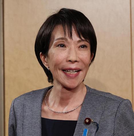 辽宁舰距日本190公里，
日方连夜开会慌了！


凌晨两点，
他们的防卫大臣开了