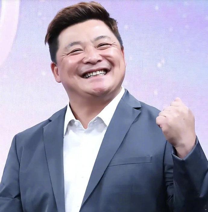 韩国喜剧演员尹正秀官宣结婚尹正秀自曝未婚妻身份 韩媒消息，韩国喜剧演员尹正秀近期