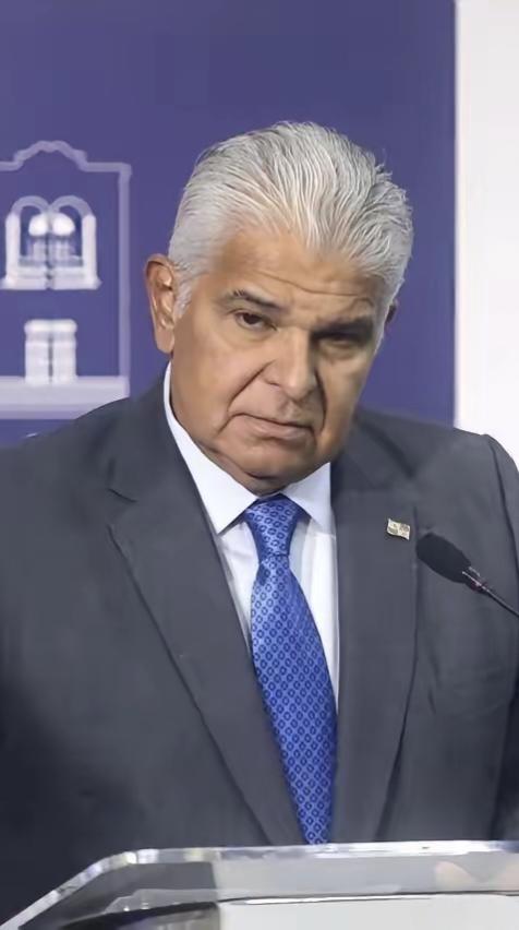 巴拿马公开喊话中国
  当地时间3月13日，巴拿马政府公开恳请中国企业不要放弃在