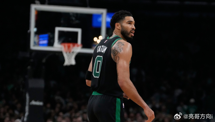 NBA常规赛，凯尔特人109-102击败老鹰。赛后，塔图姆接受了记者采访。谈到自