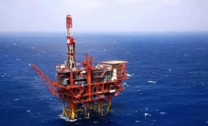 南海有大量的石油资源，为什么中国不开采？其实原因很简单，越南已经在那里开采了，如