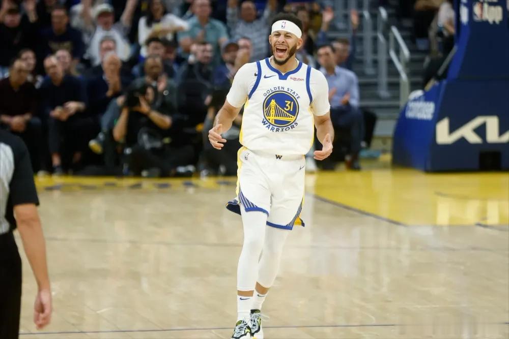 第3名：小库里小库里依旧是NBA最出色的纯射手之一，上赛季投篮命中率49%，三分