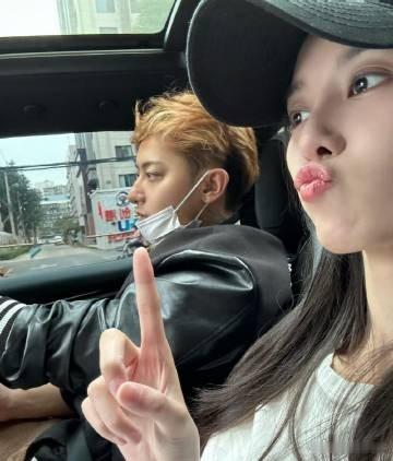黄子韬徐艺洋开超跑出门违停公众人物手握流量与关注度，更该遵纪守法。黄子韬、徐艺洋